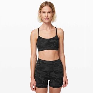 Lululemon Flow Y Bra *Nulu
Incognito Camo Multi Grey